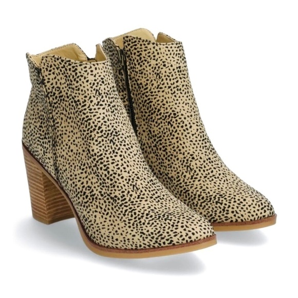 MIA Tracee Animal Print Booties - Picture 3 of 16
